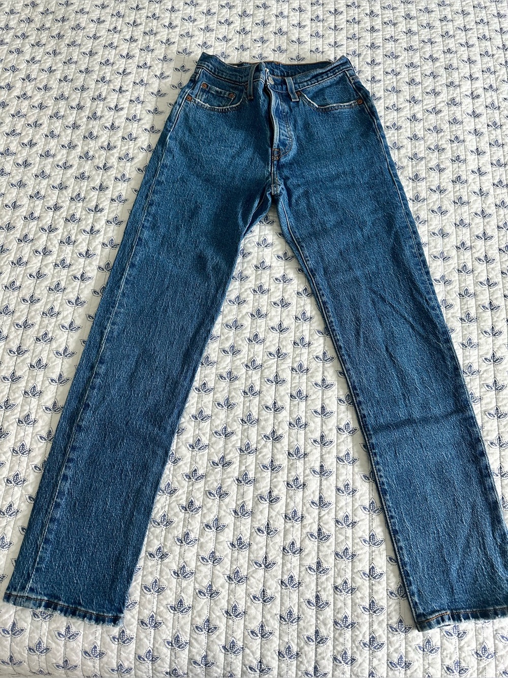Levi’s 501 Straight LegHigh-Rise Jeans in Blue